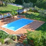 With Pool Albina