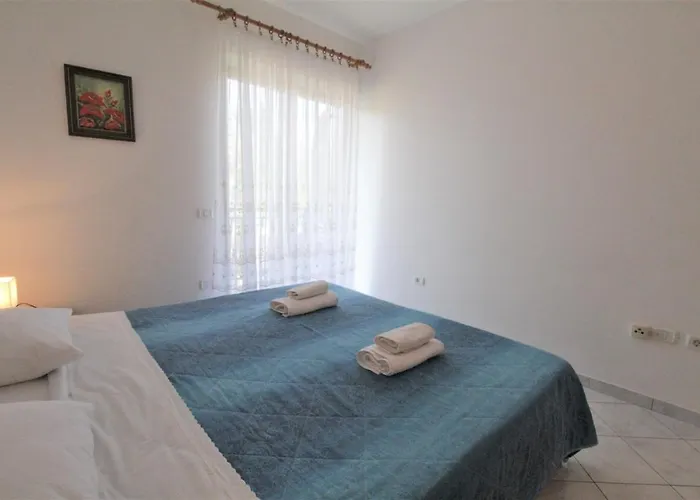 With Pool Albina Pensjonat Valizza