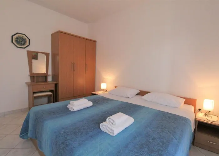 Pensjonat With Pool Albina Valizza