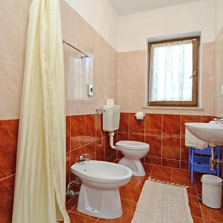 With Pool Albina Konukevi