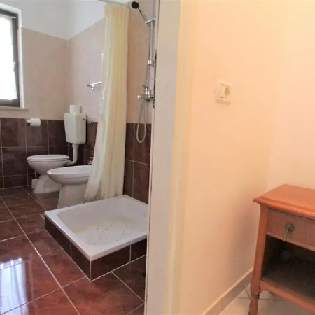 With Pool Albina Konukevi