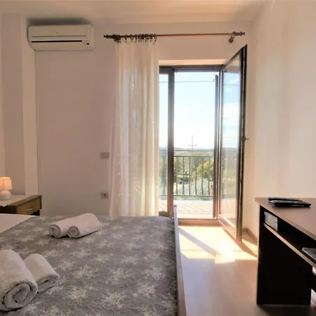 With Pool Albina Pensionat 4*