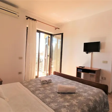 With Pool Albina Pensionat 4*