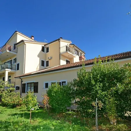 Pensionat With Pool Albina Umag