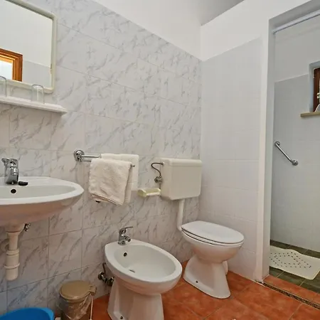 Pensionat With Pool Albina 4*